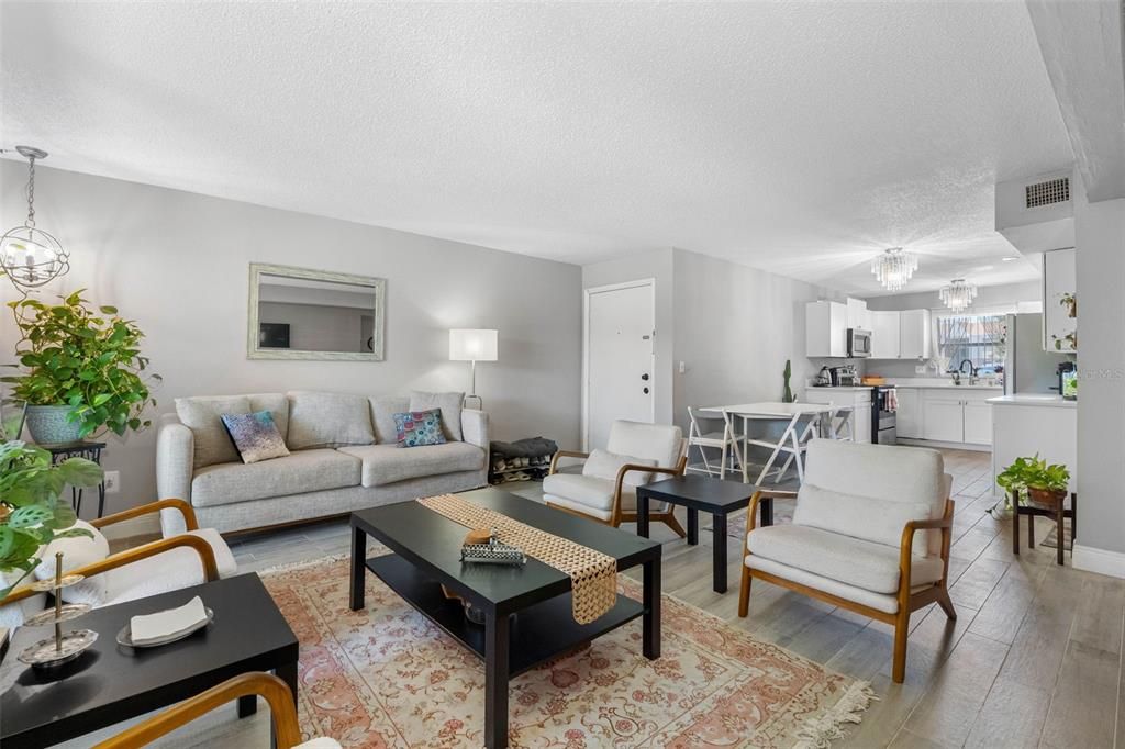 For Sale: $239,000 (3 beds, 2 baths, 1363 Square Feet)