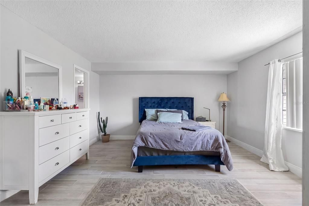 For Sale: $239,000 (3 beds, 2 baths, 1363 Square Feet)