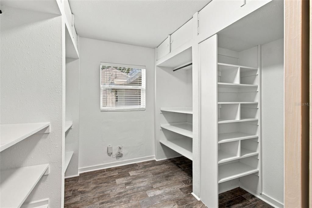 En Venta: $649,000 (4 camas, 4 baños, 1852 Pies cuadrados)