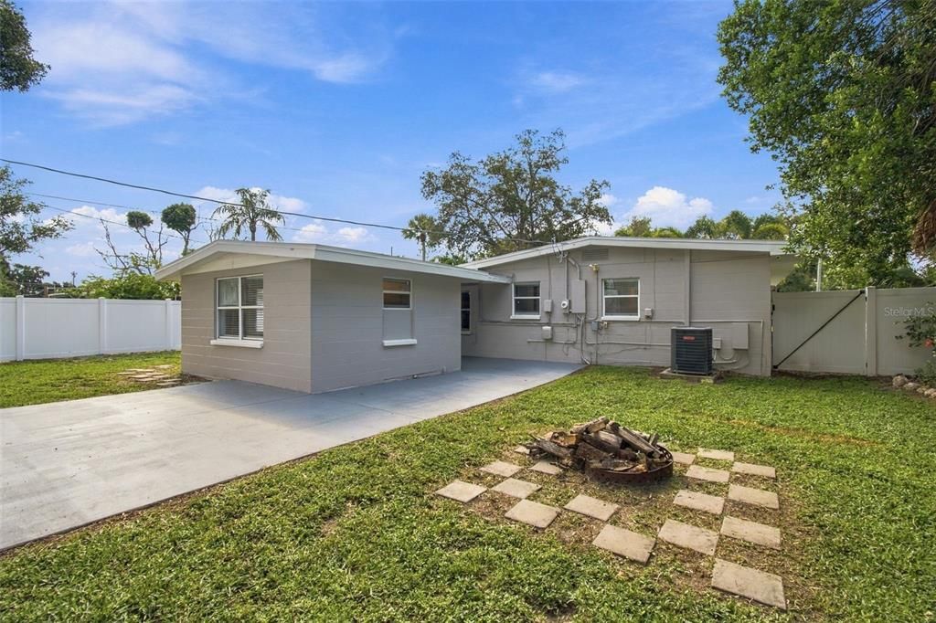 En Venta: $649,000 (4 camas, 4 baños, 1852 Pies cuadrados)