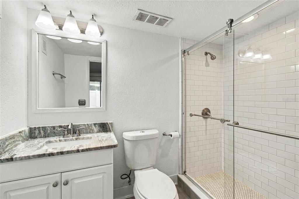 En Venta: $649,000 (4 camas, 4 baños, 1852 Pies cuadrados)