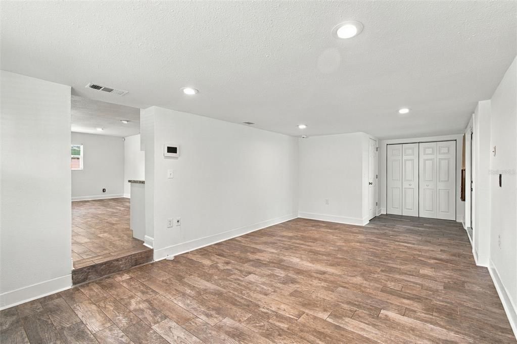 En Venta: $649,000 (4 camas, 4 baños, 1852 Pies cuadrados)