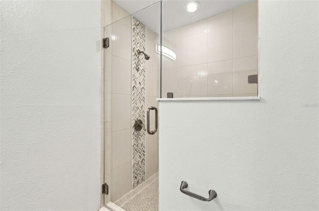 En Venta: $649,000 (4 camas, 4 baños, 1852 Pies cuadrados)