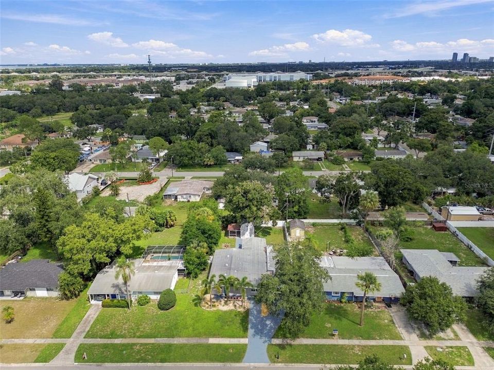 En Venta: $649,000 (4 camas, 4 baños, 1852 Pies cuadrados)