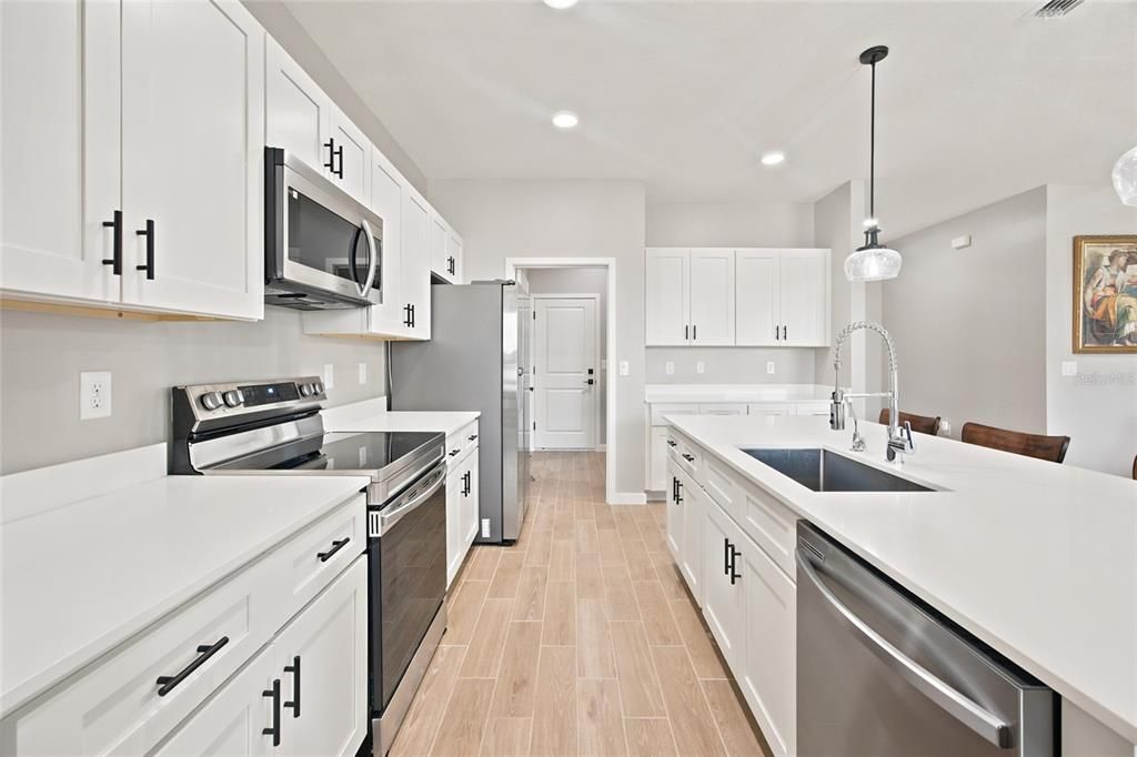 En Venta: $399,900 (4 camas, 2 baños, 1873 Pies cuadrados)