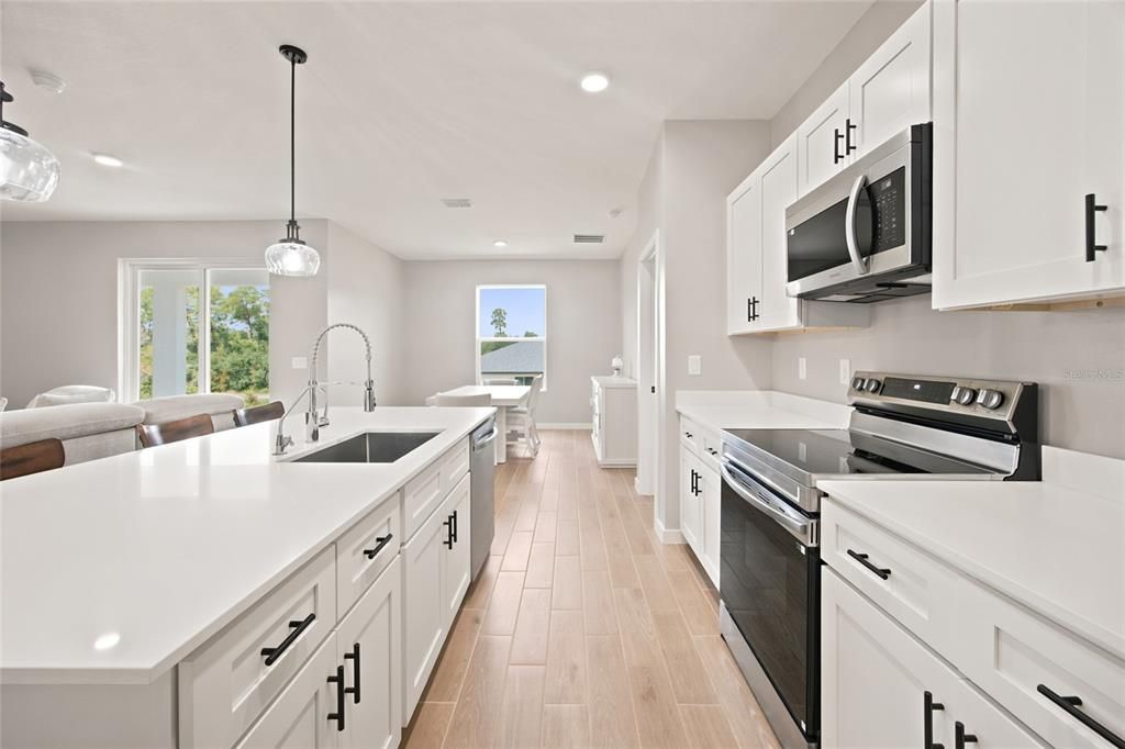 En Venta: $399,900 (4 camas, 2 baños, 1873 Pies cuadrados)