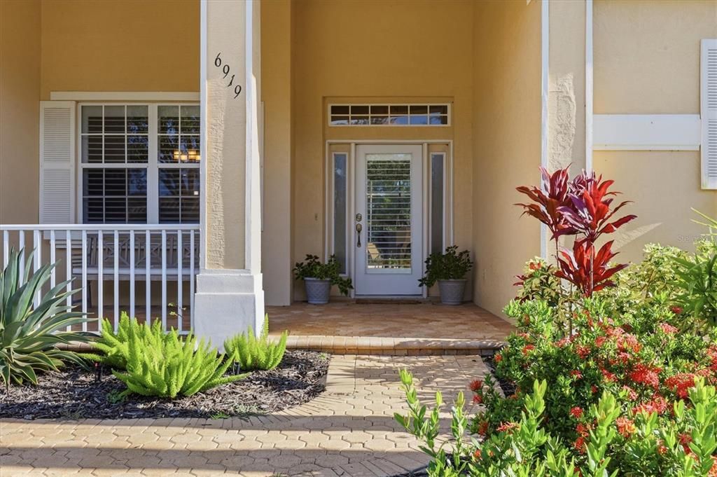 En Venta: $619,000 (4 camas, 3 baños, 2424 Pies cuadrados)