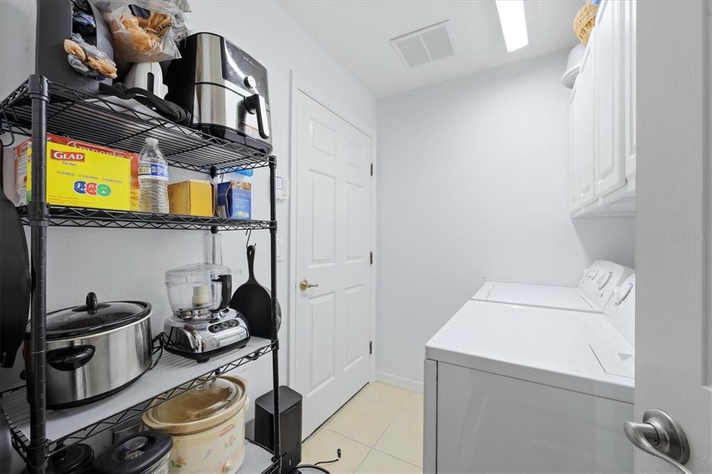 En Venta: $619,000 (4 camas, 3 baños, 2424 Pies cuadrados)