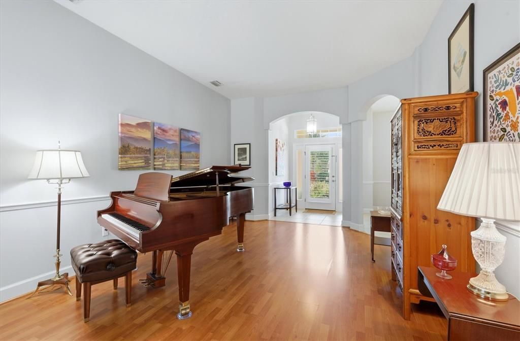 En Venta: $619,000 (4 camas, 3 baños, 2424 Pies cuadrados)