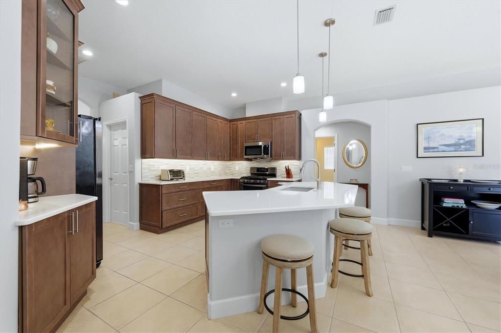 En Venta: $619,000 (4 camas, 3 baños, 2424 Pies cuadrados)
