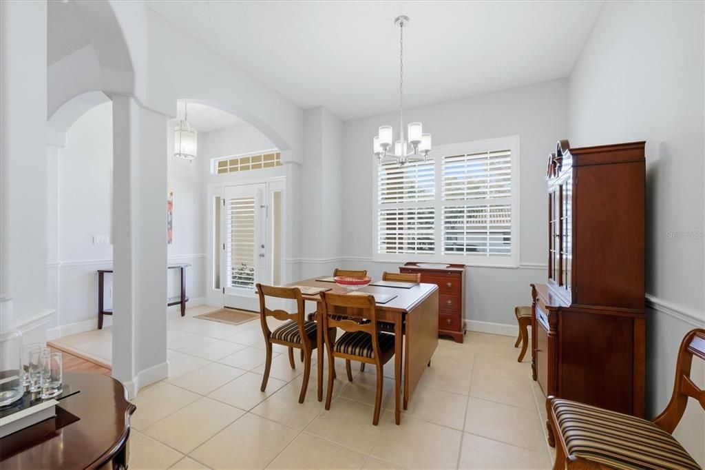 En Venta: $619,000 (4 camas, 3 baños, 2424 Pies cuadrados)