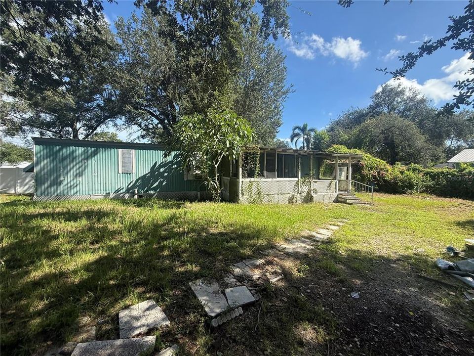 For Sale: $74,900 (2 beds, 1 baths, 600 Square Feet)
