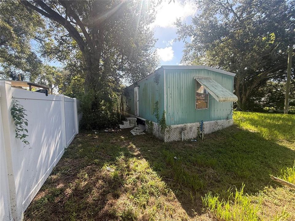 For Sale: $74,900 (2 beds, 1 baths, 600 Square Feet)