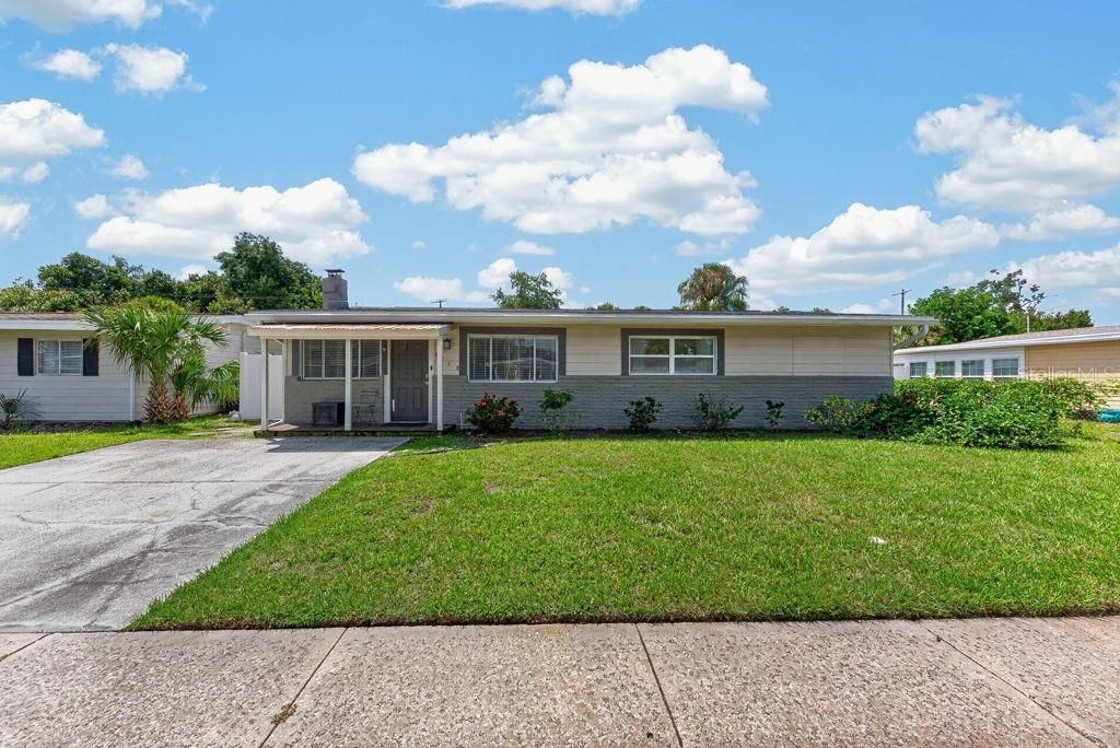 En Venta: $584,000 (4 camas, 2 baños, 1825 Pies cuadrados)