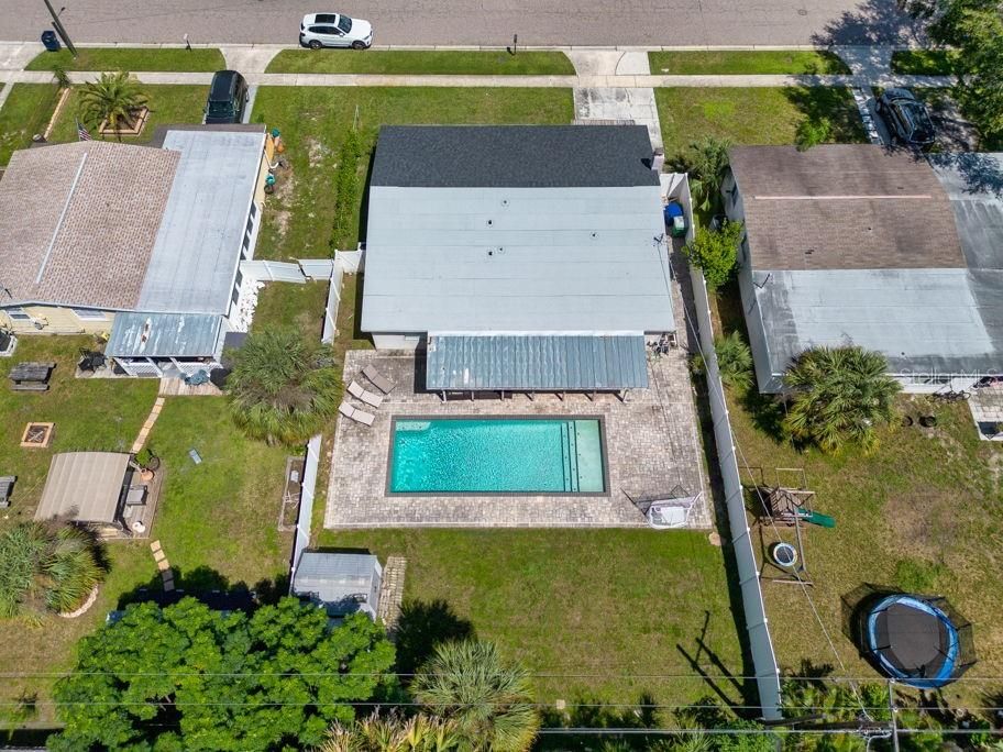 En Venta: $584,000 (4 camas, 2 baños, 1825 Pies cuadrados)