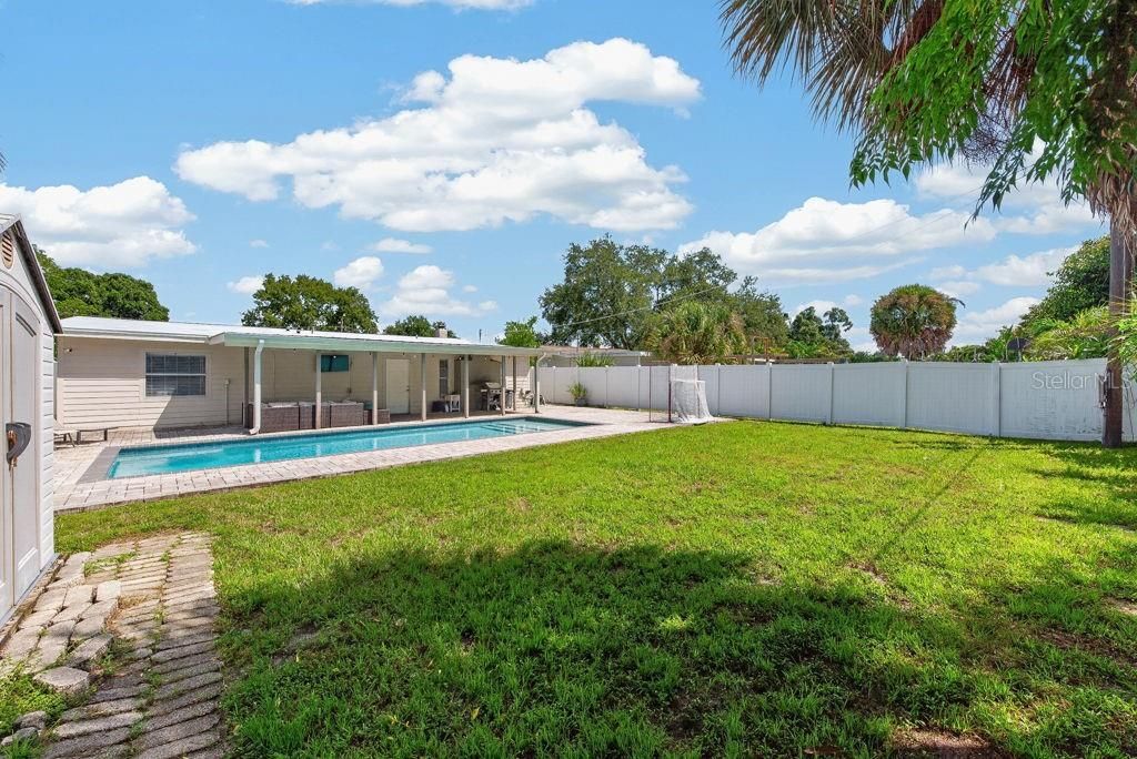 En Venta: $584,000 (4 camas, 2 baños, 1825 Pies cuadrados)