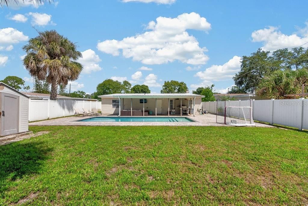 En Venta: $584,000 (4 camas, 2 baños, 1825 Pies cuadrados)