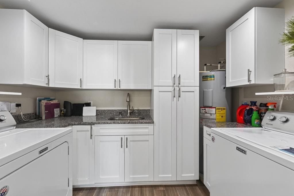En Venta: $584,000 (4 camas, 2 baños, 1825 Pies cuadrados)
