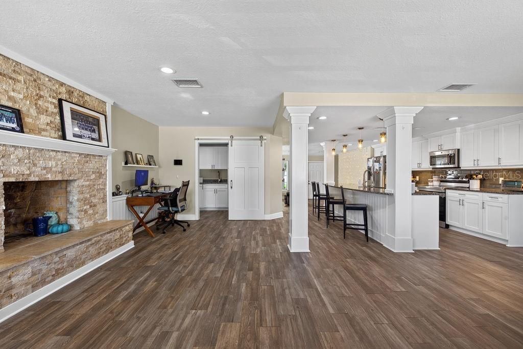 En Venta: $584,000 (4 camas, 2 baños, 1825 Pies cuadrados)