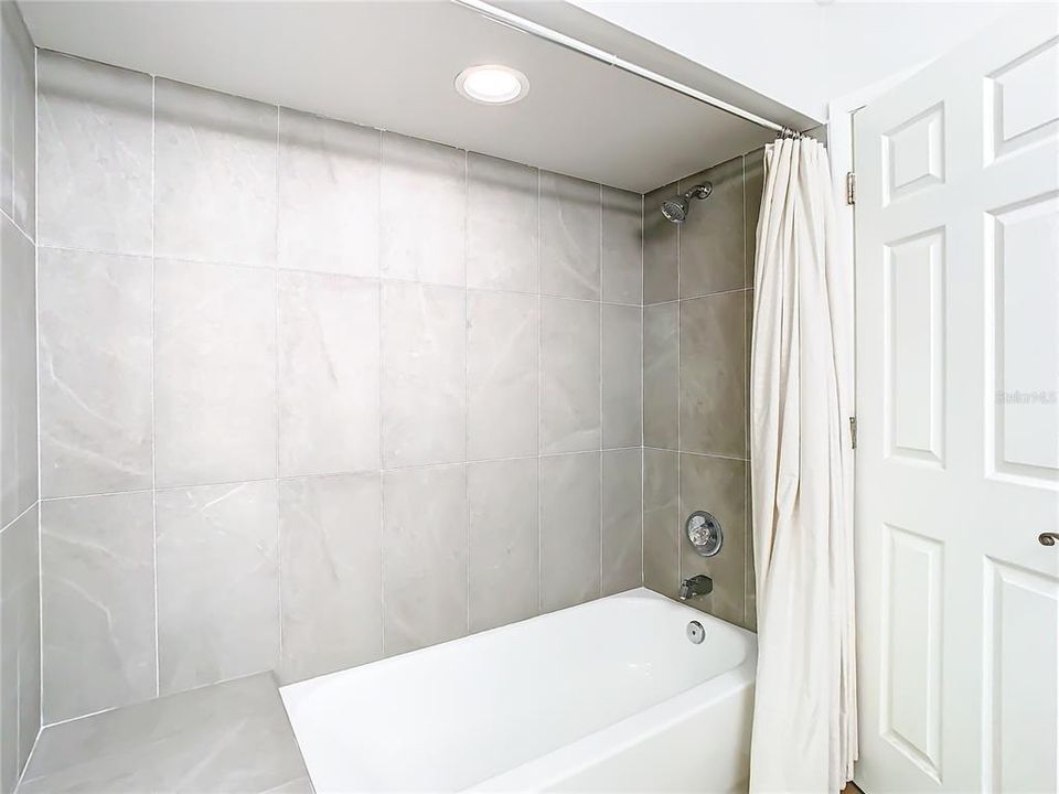 En Venta: $259,000 (2 camas, 1 baños, 1360 Pies cuadrados)