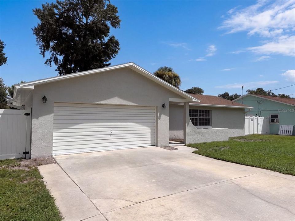For Sale: $248,000 (2 beds, 2 baths, 1199 Square Feet)