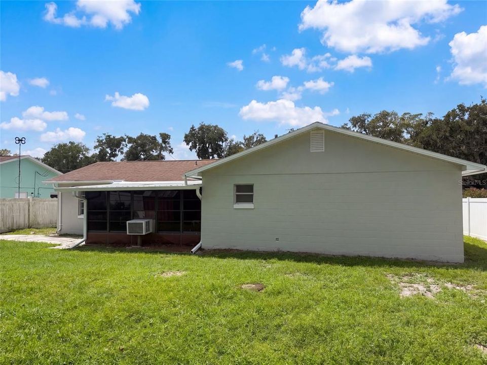For Sale: $248,000 (2 beds, 2 baths, 1199 Square Feet)