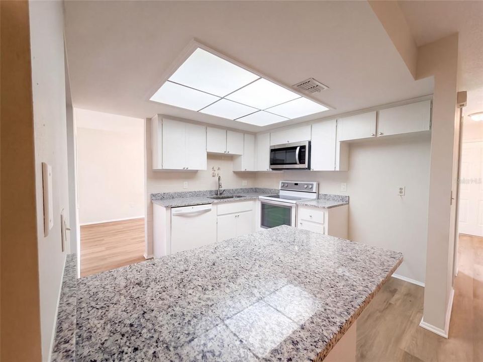 For Sale: $248,000 (2 beds, 2 baths, 1199 Square Feet)