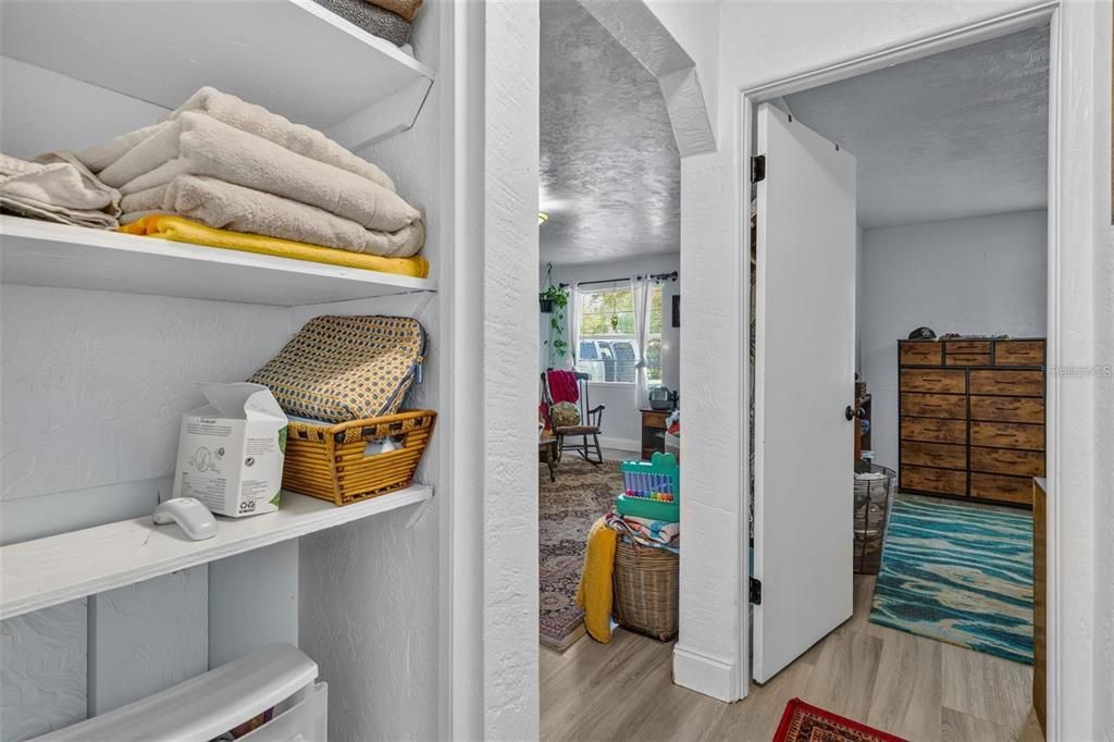 В аренду: $1,700 (2 спален, 1 ванн, 828 Квадратных фут)