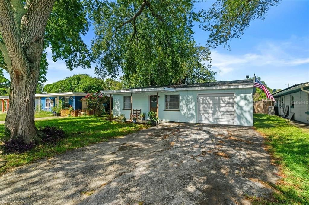 В аренду: $1,700 (2 спален, 1 ванн, 828 Квадратных фут)