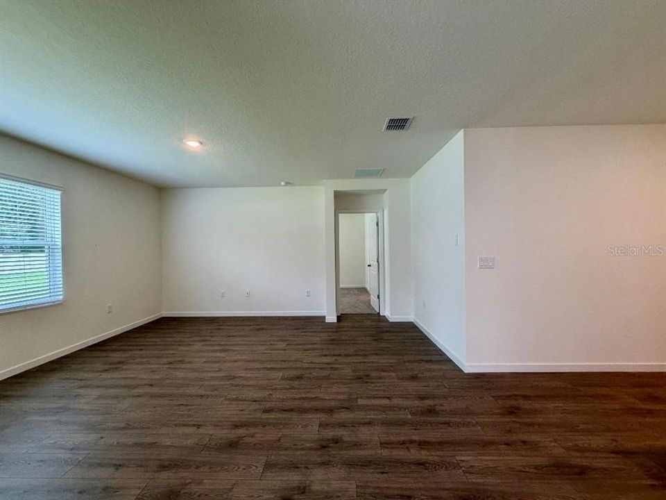 En Renta: $2,550 (4 camas, 2 baños, 1828 Pies cuadrados)