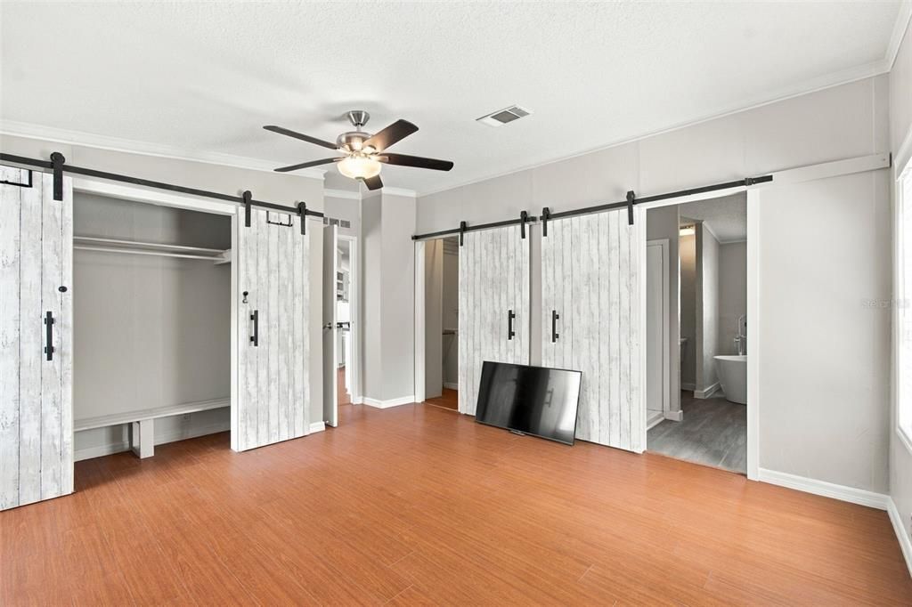 For Sale: $229,900 (4 beds, 2 baths, 1904 Square Feet)