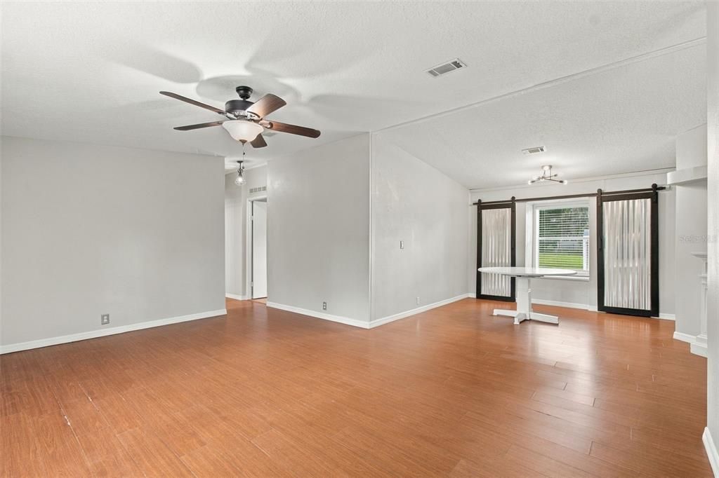 For Sale: $229,900 (4 beds, 2 baths, 1904 Square Feet)