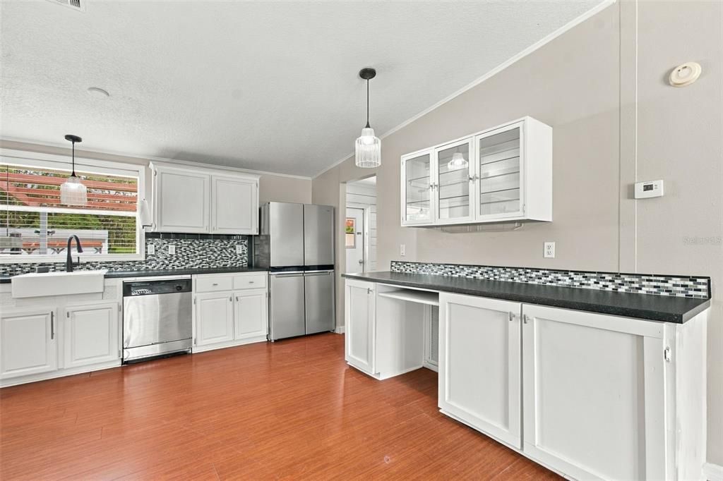 For Sale: $229,900 (4 beds, 2 baths, 1904 Square Feet)