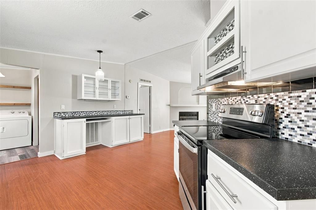 For Sale: $229,900 (4 beds, 2 baths, 1904 Square Feet)