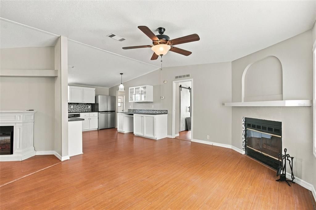 For Sale: $229,900 (4 beds, 2 baths, 1904 Square Feet)