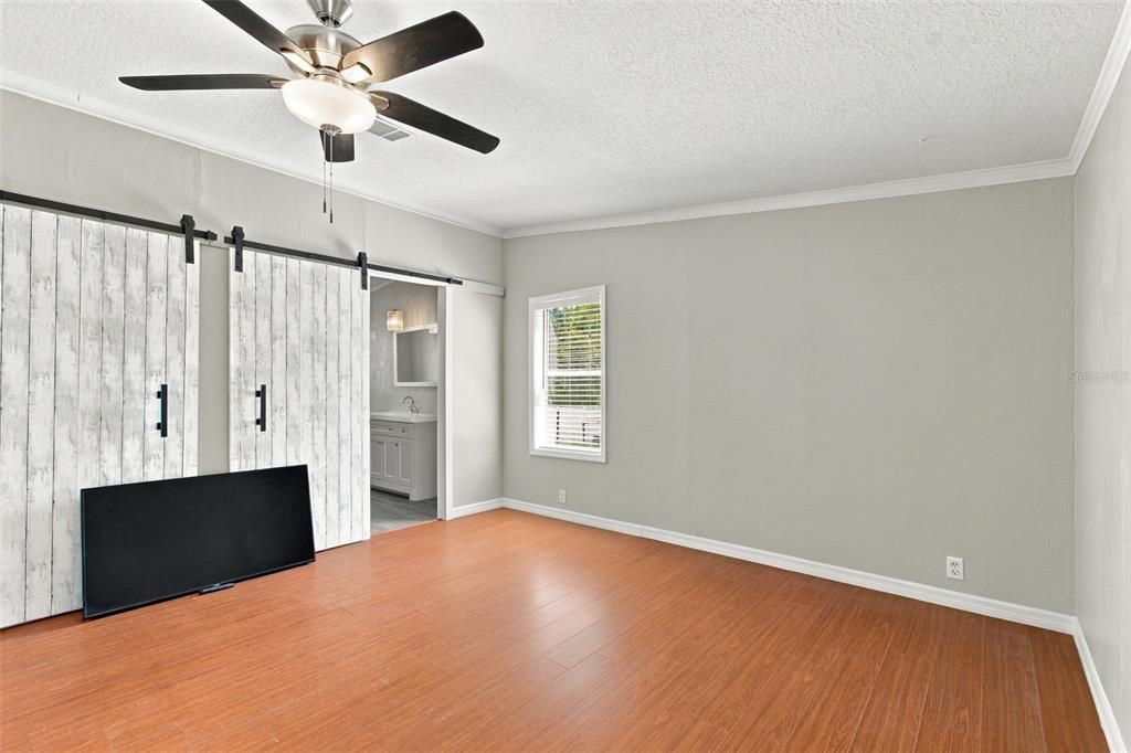 For Sale: $229,900 (4 beds, 2 baths, 1904 Square Feet)