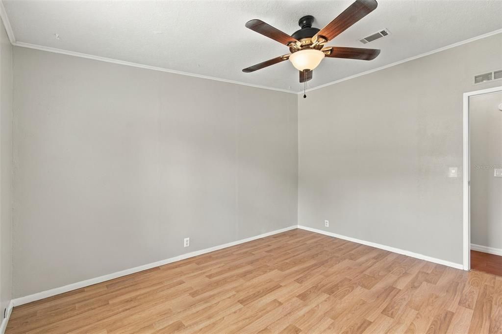 For Sale: $229,900 (4 beds, 2 baths, 1904 Square Feet)