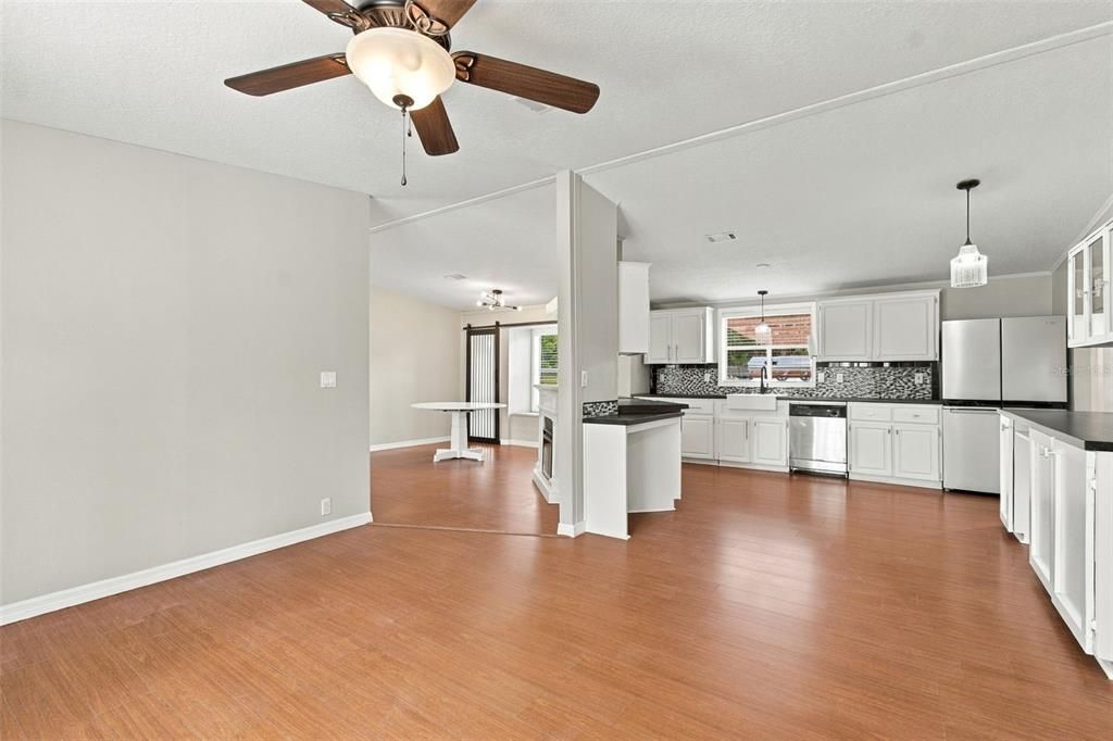 For Sale: $229,900 (4 beds, 2 baths, 1904 Square Feet)