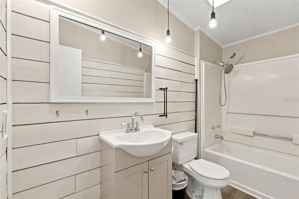 For Sale: $229,900 (4 beds, 2 baths, 1904 Square Feet)