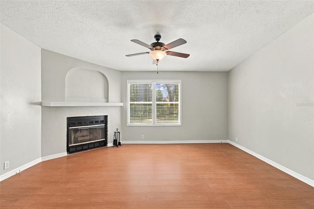 For Sale: $229,900 (4 beds, 2 baths, 1904 Square Feet)