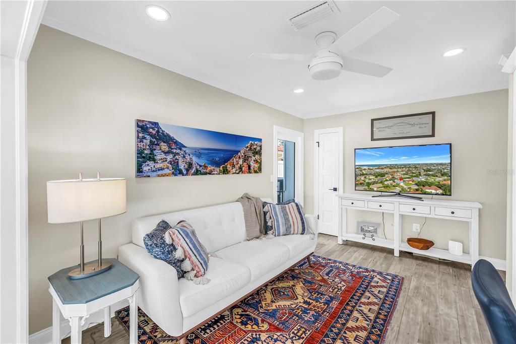 For Sale: $1,089,000 (3 beds, 2 baths, 2005 Square Feet)
