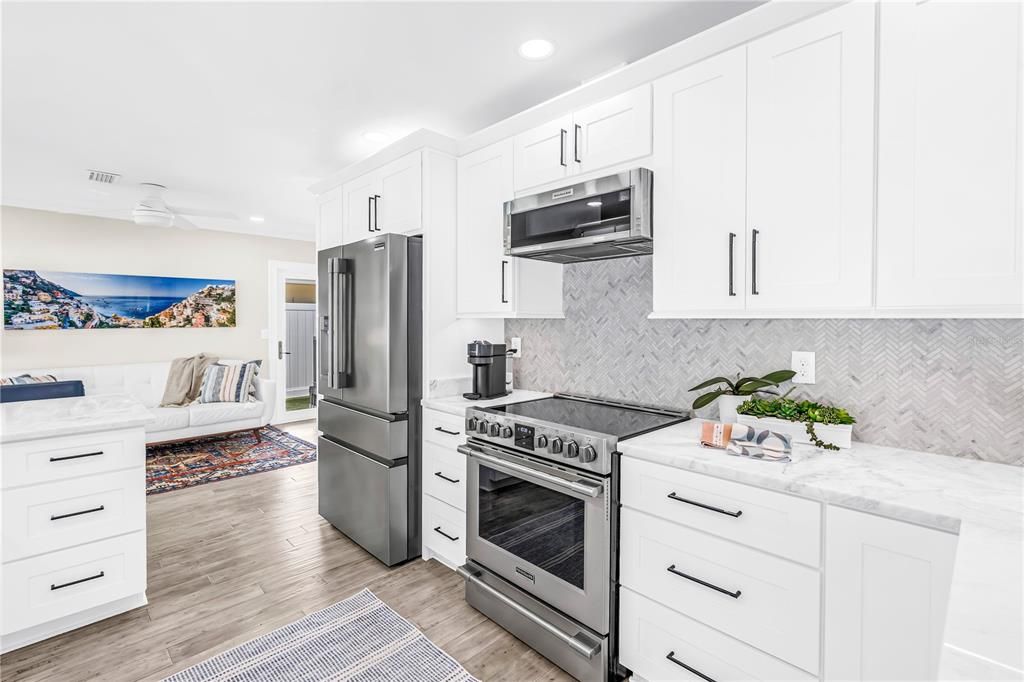 For Sale: $1,089,000 (3 beds, 2 baths, 2005 Square Feet)