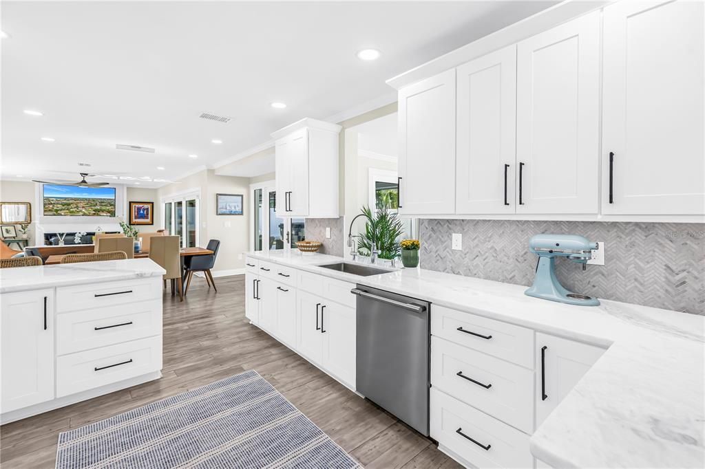 For Sale: $1,089,000 (3 beds, 2 baths, 2005 Square Feet)