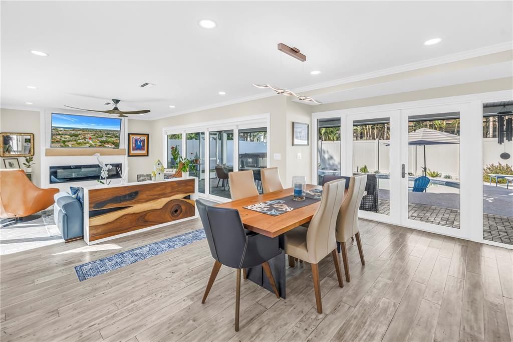 For Sale: $1,089,000 (3 beds, 2 baths, 2005 Square Feet)