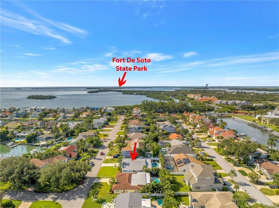 For Sale: $1,089,000 (3 beds, 2 baths, 2005 Square Feet)
