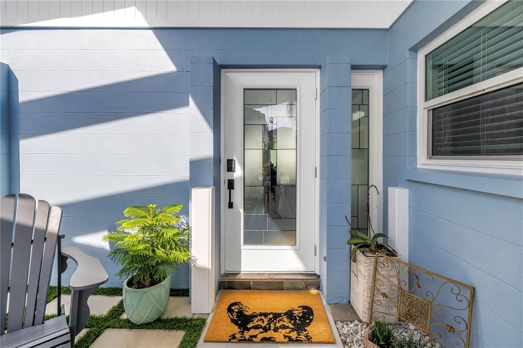 For Sale: $1,089,000 (3 beds, 2 baths, 2005 Square Feet)