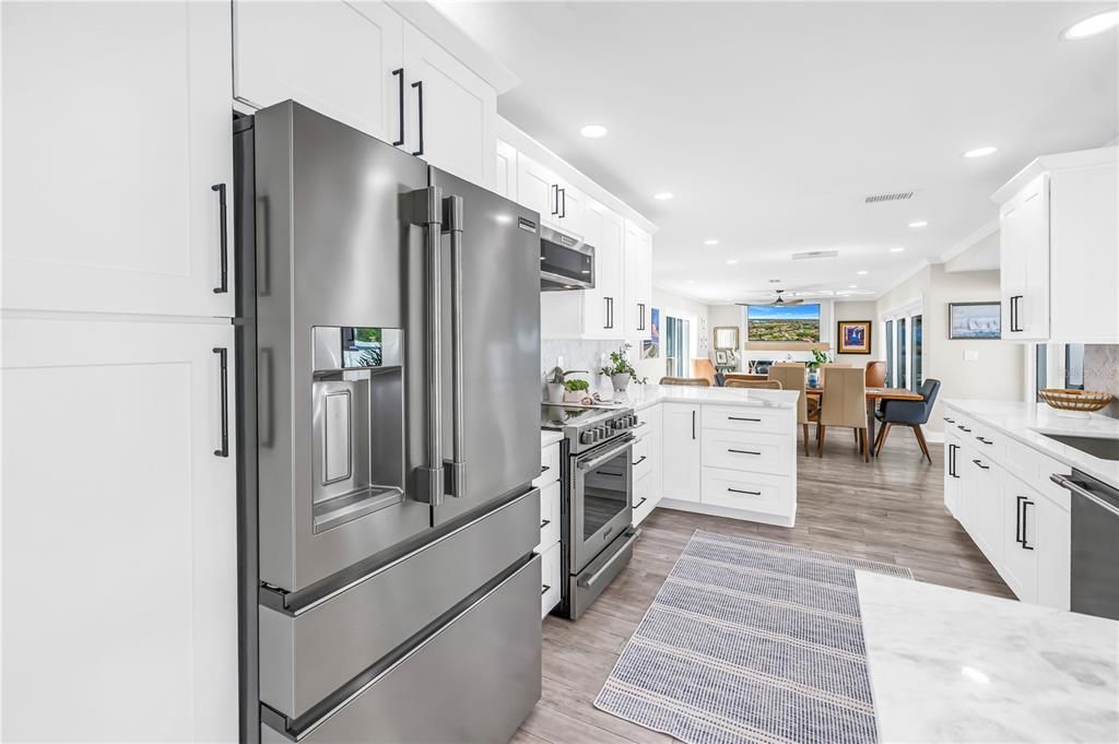 For Sale: $1,089,000 (3 beds, 2 baths, 2005 Square Feet)