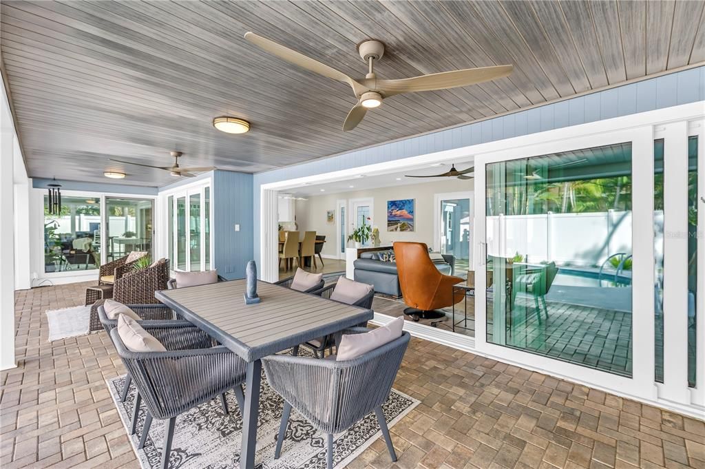 For Sale: $1,089,000 (3 beds, 2 baths, 2005 Square Feet)