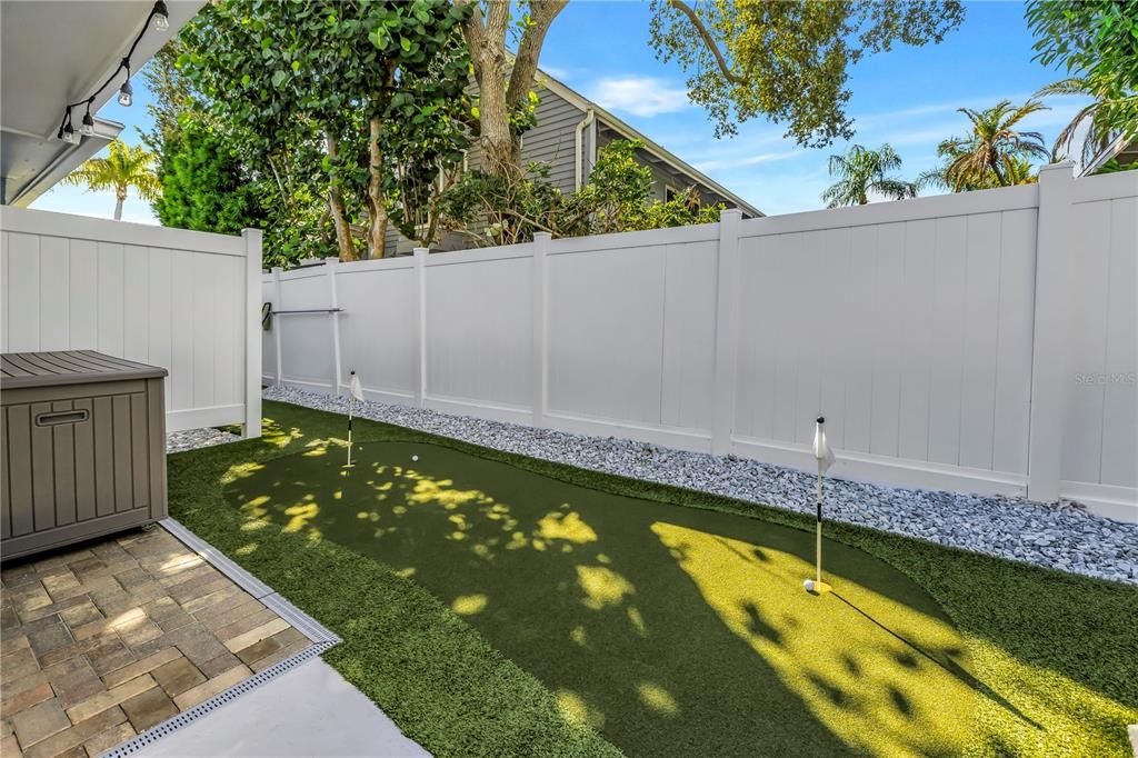 For Sale: $1,089,000 (3 beds, 2 baths, 2005 Square Feet)