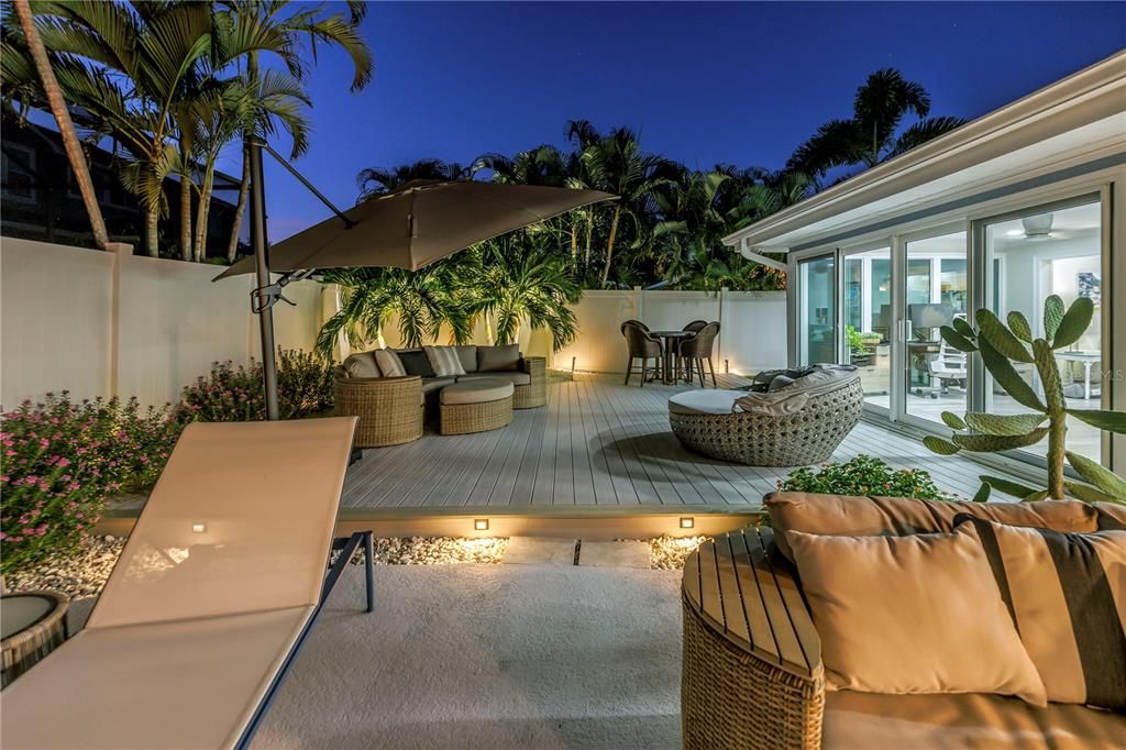 For Sale: $1,089,000 (3 beds, 2 baths, 2005 Square Feet)